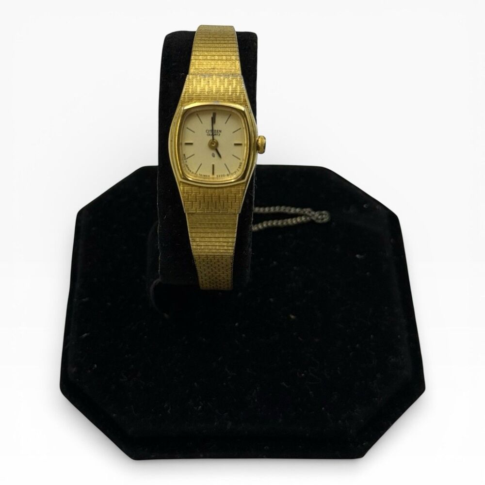 Citizen Seven Vintage Ladies Quartz Watch 3220-899849. Working Condtion